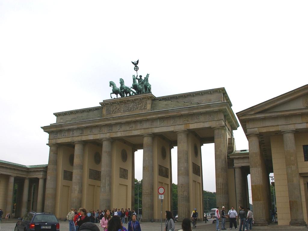 門 東西ドイツ 【ベルリンの壁へ】ドイツ東西分断の歴史を知る